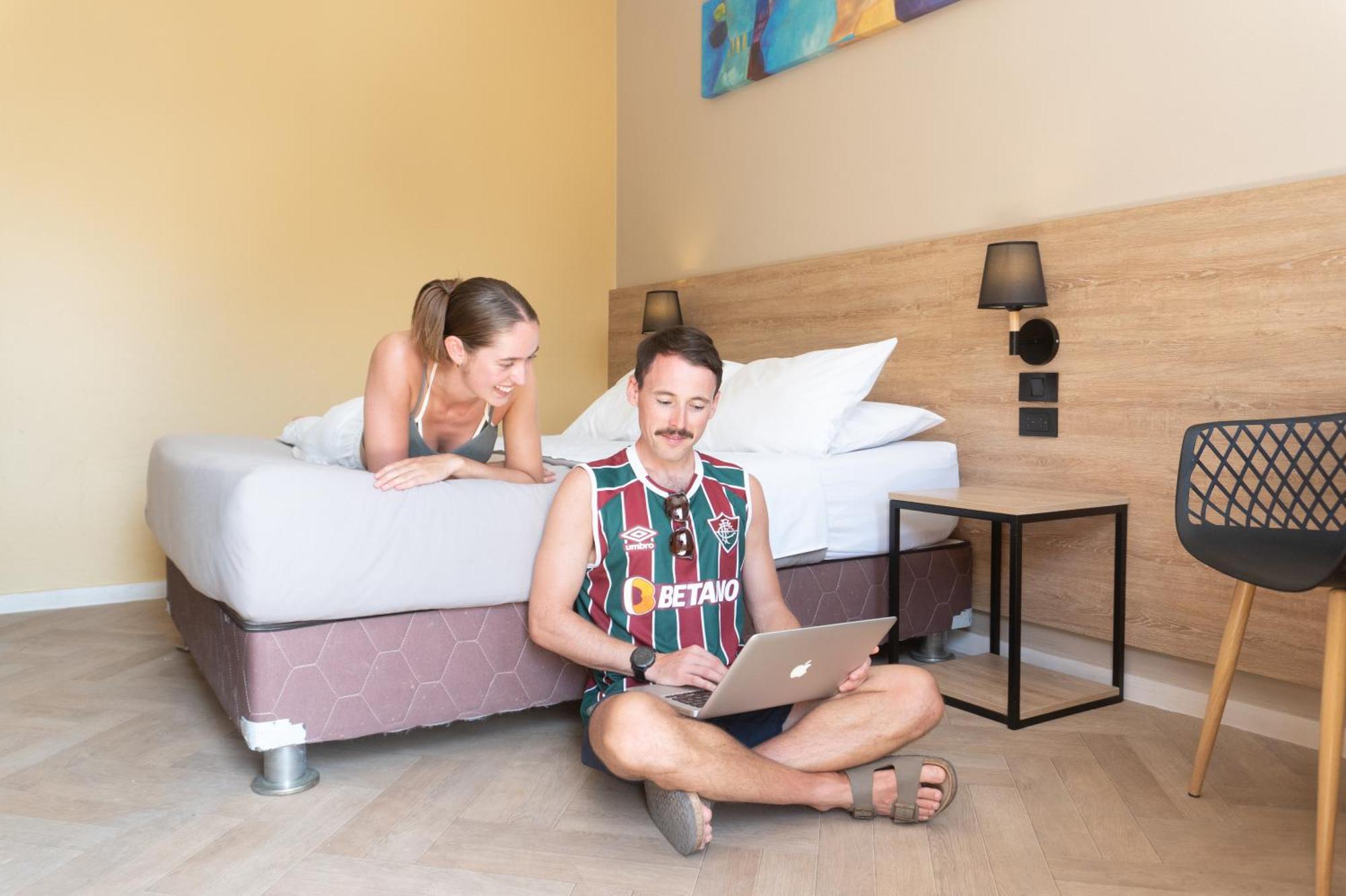 Wild Rover Huacachina Hostel
