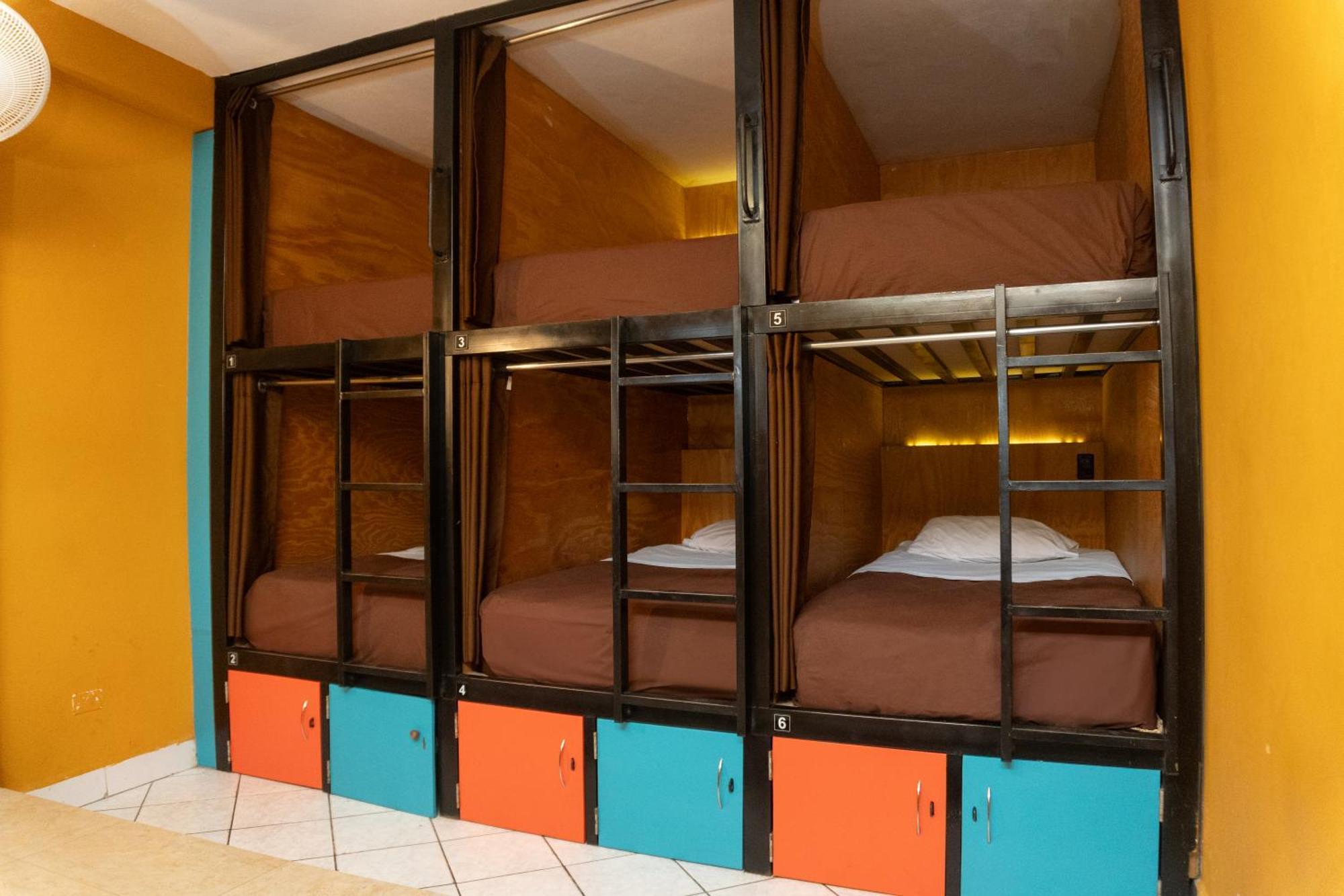 Wild Rover Huacachina Hostal *